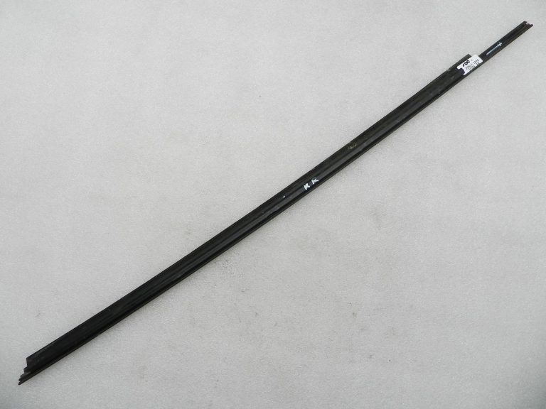 Toyota Yaris oriģinālā loga apdare, priekšējā kreisā puse 68210K0010