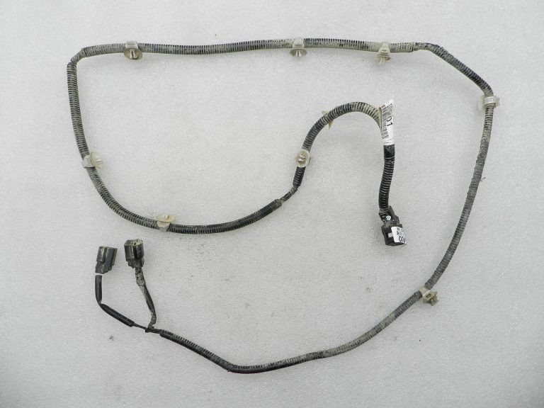 Toyota Yaris oriģinālais kabelis bagāžniekam 82182k0010