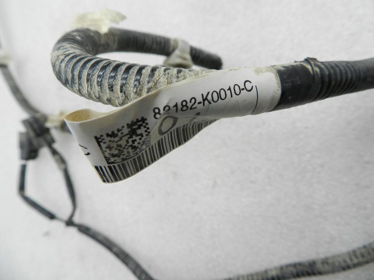 Toyota Yaris oriģinālais kabelis bagāžniekam 82182k0010