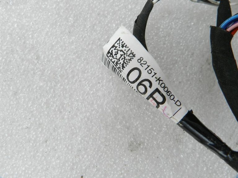 Toyota Yaris oriģinālais priekšējais labais durvju vadu komplekts 82151K0060