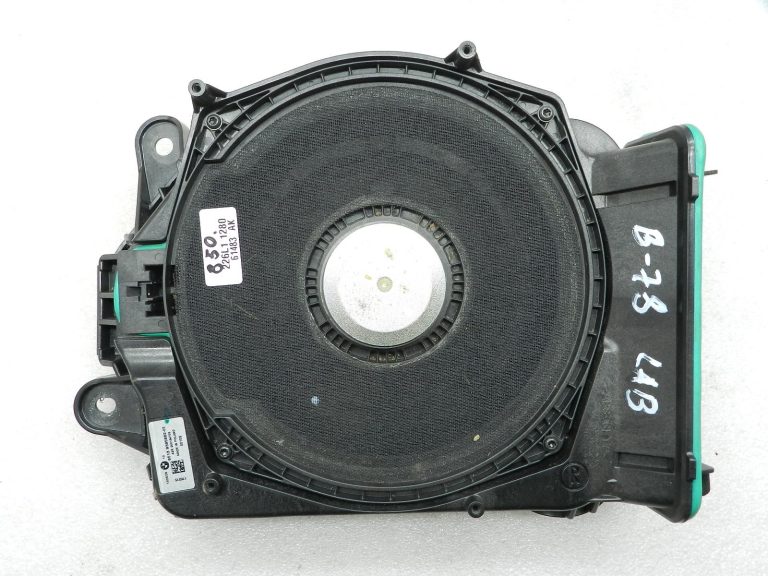 BMW G30 520D oriģinālais subwoofer skaļrunis labajā pusē 65139395862