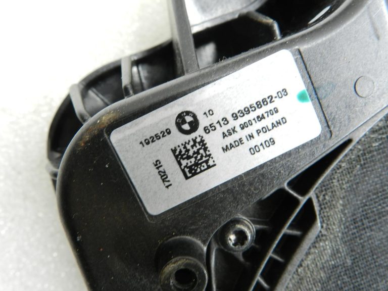 BMW G30 520D oriģinālais subwoofer skaļrunis labajā pusē 65139395862