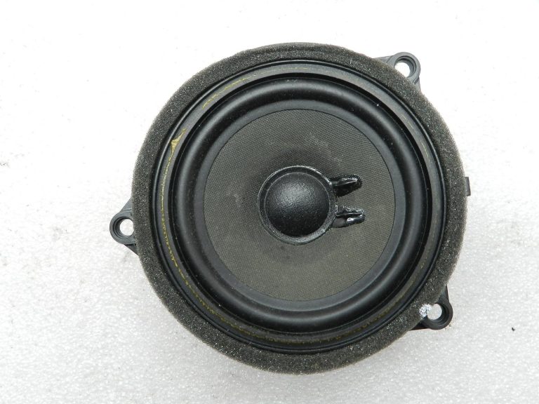 BMW G30 520D oriģinālais vidējo frekvenču skaļrunis priekšā pa labi 65139395858