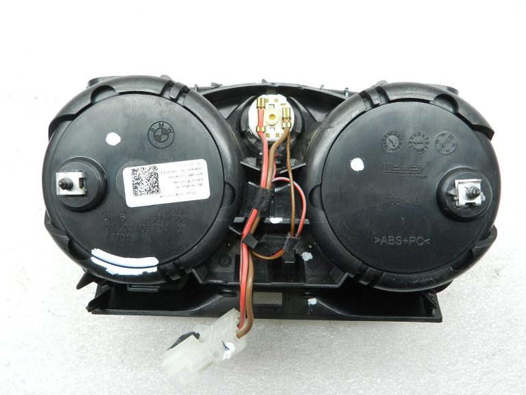 BMW G30 520D oriģinālais dzērienu turētājs centrālajā konsolē 51166833813