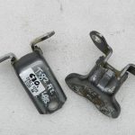 „Toyota Yaris“ oriģinālais aizmugurējās labās puses durvju eņģu komplekts 1G3 Magnetic Gray Metallic
