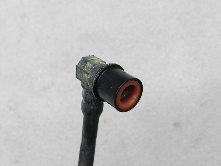 „Toyota Yaris“ oriģinālā degvielas caurule 77209K0040
