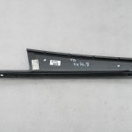 BMW G30 520D oriģinālā apdare B-stabiņam, aizmugurējās durvis, labā puse 51357336976