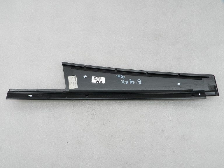 BMW G30 520D oriģinālā apdare B-stabiņam, aizmugurējās durvis, labā puse 51357336976