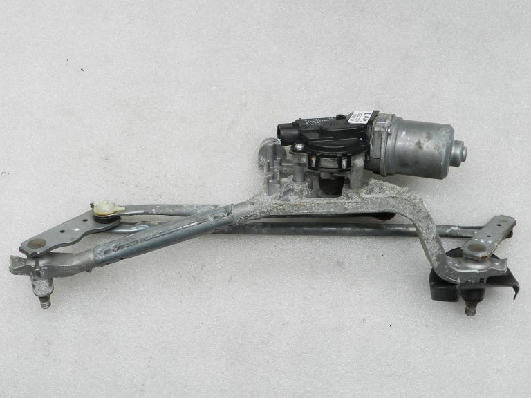 Toyota Yaris oriģinālais stikla tīrītāju motors 85110k0120 85150K0030