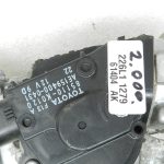 Toyota Yaris oriģinālais stikla tīrītāju motors 85110k0120 85150K0030