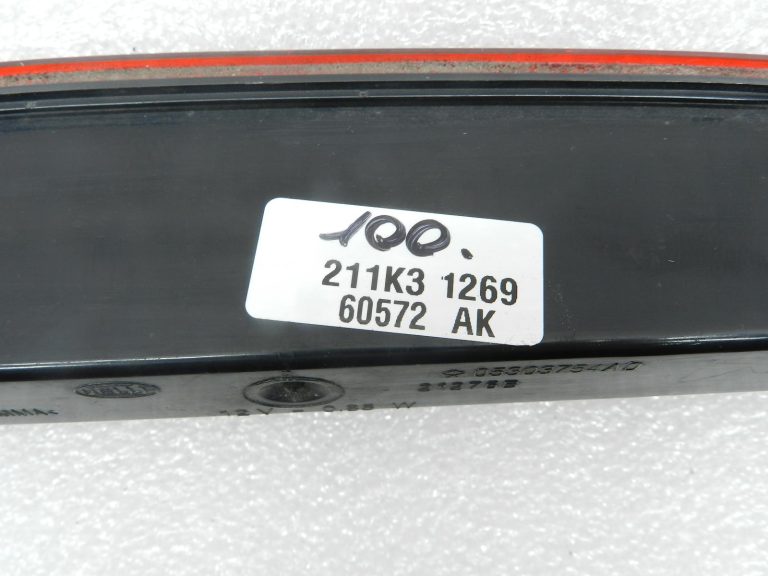 Dodge Caliber oriģinālā trešā bremžu lampa ir BOJĀTA!