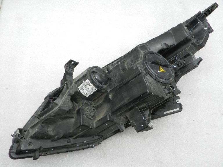 Opel Zafira C oriģinālais priekšējais lukturis Bi-Xenon (labais) 13401002