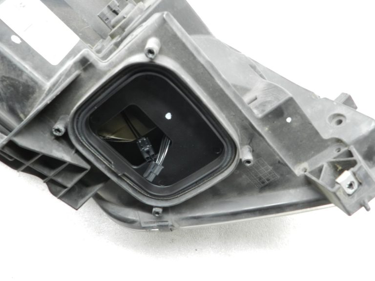 Opel Zafira C oriģinālais priekšējais lukturis Bi-Xenon (labais) 13401002