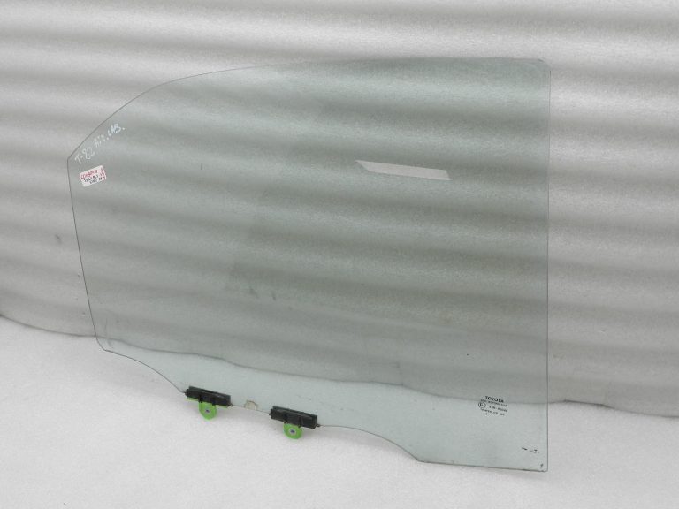 Toyota Yaris oriģinālais aizmugurējais labais durvju stikls