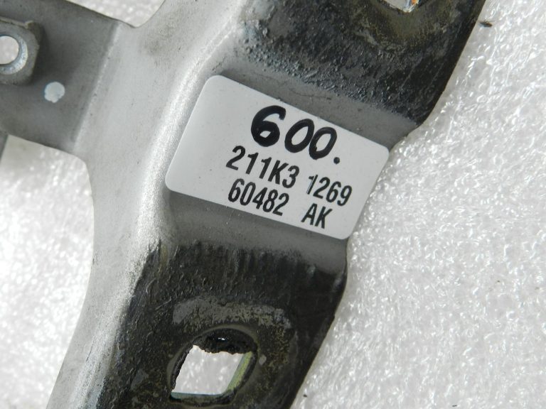 Nissan X-Trail oriģinālais motora pārsega eņģe priekšā pa labi 654008H300 KY0 – SILVER M