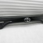 Toyota Yaris oriģinālā aizmugurējā durvju pārsega apdare 76801K0010