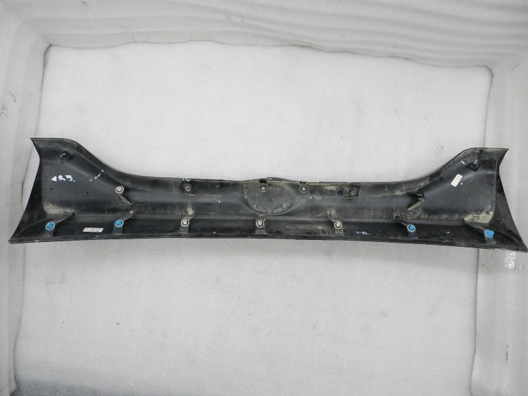 Toyota Yaris oriģinālā aizmugurējā durvju pārsega apdare 76801K0010
