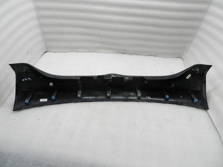 Toyota Yaris oriģinālā aizmugurējā durvju pārsega apdare 76801K0010