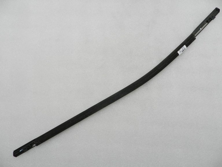 Nissan Qashqai oriģinālā aizmugurējā labās puses durvju blīve 828204EA0A