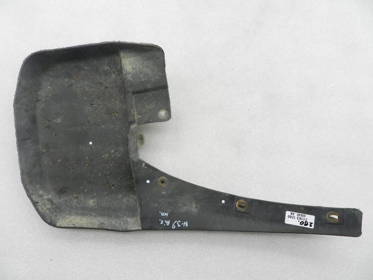 Nissan Navara II oriģinālais aizmugurējais kreisais dubļu aizsargs 78811EB000