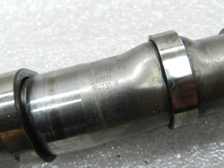 RRR Audi A4 Sadales vārpsta 059109022bd