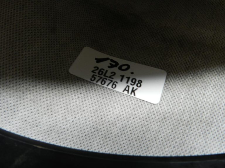 „Nissan Qashqai“ oriģinālais pārnesumu sviras apvalks no ādas 96935JD000