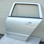 Opel Astra H Caravan durvis aizmugurējās kreisās Z157 sudraba 2AU 13168045
