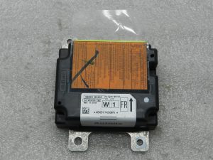 Nissan Qashqai oriģinālais SRS gaisa spilvenu vadības bloks 988204eh0c