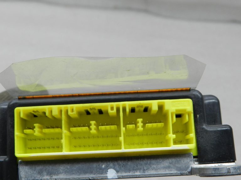 Nissan Qashqai oriģinālais SRS gaisa spilvenu vadības bloks 988204eh0c