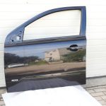 Opel Astra H priekšējās kreisās durvis 20R 2HU Z20R melnas Saphirschwarz 93192036