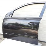 Opel Astra H priekšējās kreisās durvis 20R 2HU Z20R melnas Saphirschwarz 93192036