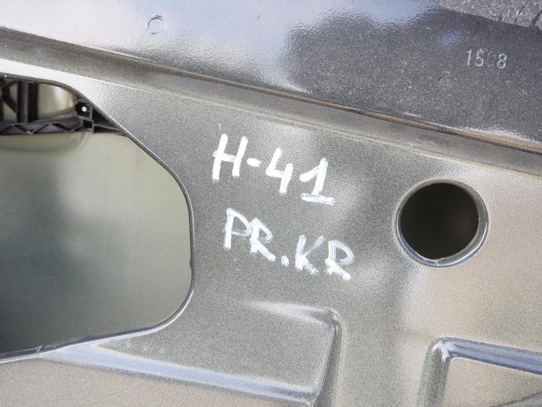 Opel Astra H priekšējās kreisās durvis 20R 2HU Z20R melnas Saphirschwarz 93192036
