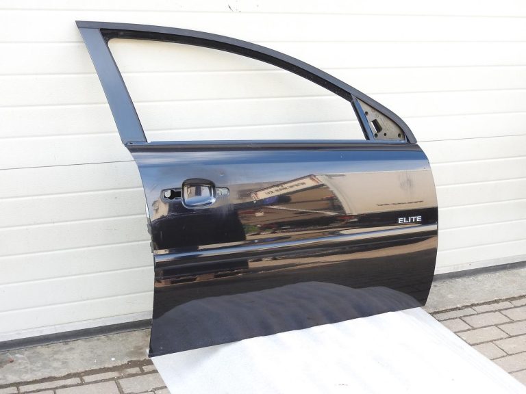 Opel Vectra C Signum priekšējās labās durvis melnas 93186030 02-08 20R 2HU Z20R