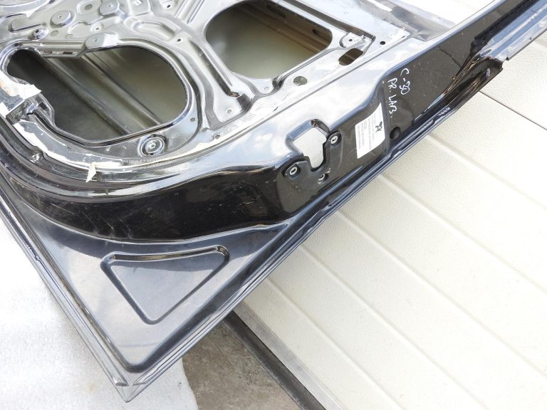Opel Vectra C Signum priekšējās labās durvis melnas 93186030 02-08 20R 2HU Z20R