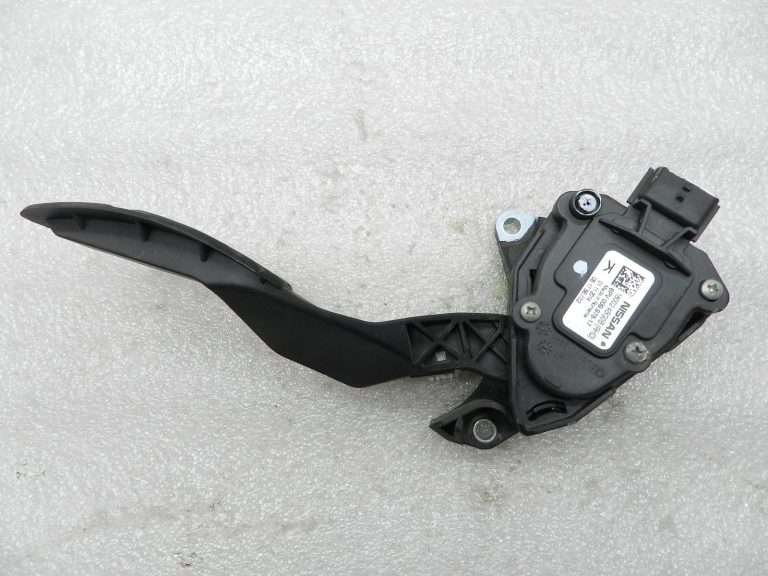 Nissan Qashqai oriģinālais gāzes pedālis 180024BG0B