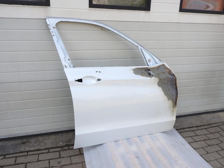 BMW X5 F15 priekšējās labās durvis A96 Mineralweiss balta 41517386738