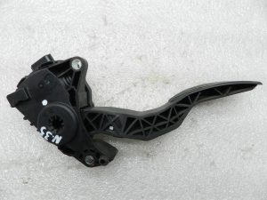 Nissan Qashqai oriģinālais gāzes pedālis 180024BG0B