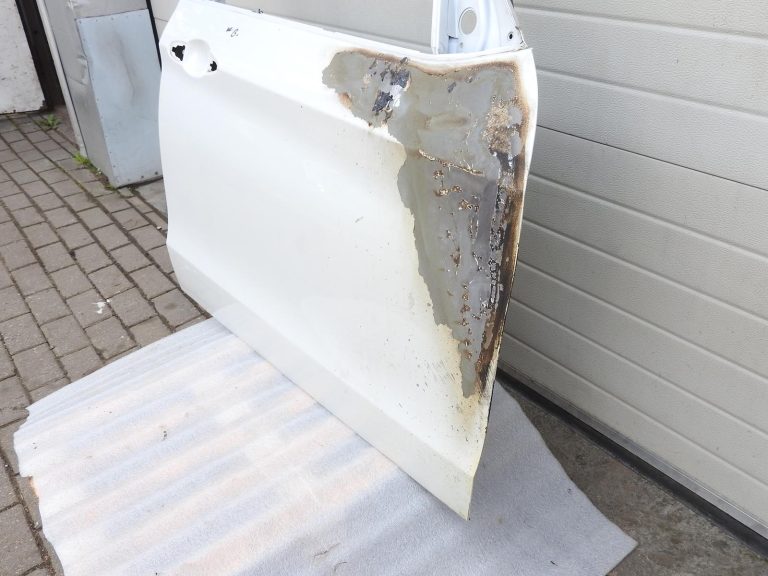 BMW X5 F15 priekšējās labās durvis A96 Mineralweiss balta 41517386738