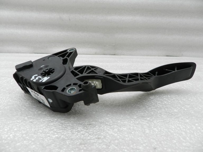 Nissan Qashqai oriģinālais gāzes pedālis 180024BG0B