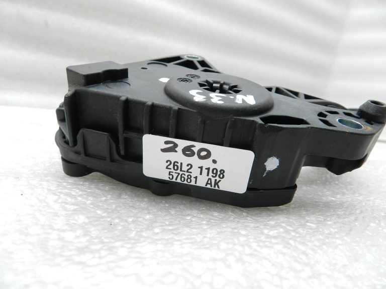 Nissan Qashqai oriģinālais gāzes pedālis 180024BG0B