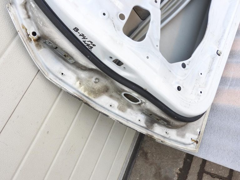 BMW X5 F15 priekšējās labās durvis A96 Mineralweiss balta 41517386738