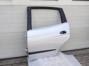Daewoo Tacuma Rezzo aizmugurējās kreisās durvis 92U sudraba 96386725