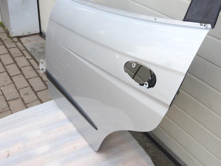 Daewoo Tacuma Rezzo aizmugurējās kreisās durvis 92U sudraba 96386725