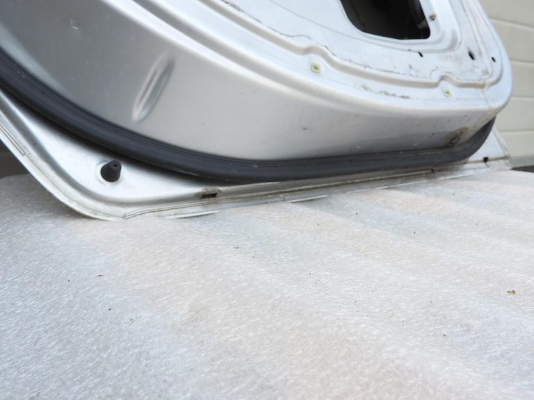 Daewoo Tacuma Rezzo aizmugurējās kreisās durvis 92U sudraba 96386725
