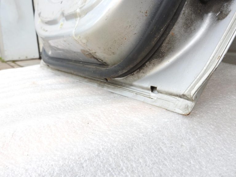 Daewoo Tacuma Rezzo aizmugurējās kreisās durvis 92U sudraba 96386725
