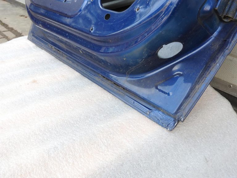 Opel Astra H Caravan aizmugurējās kreisās durvis 21B 4CU zila 13168045 04-10