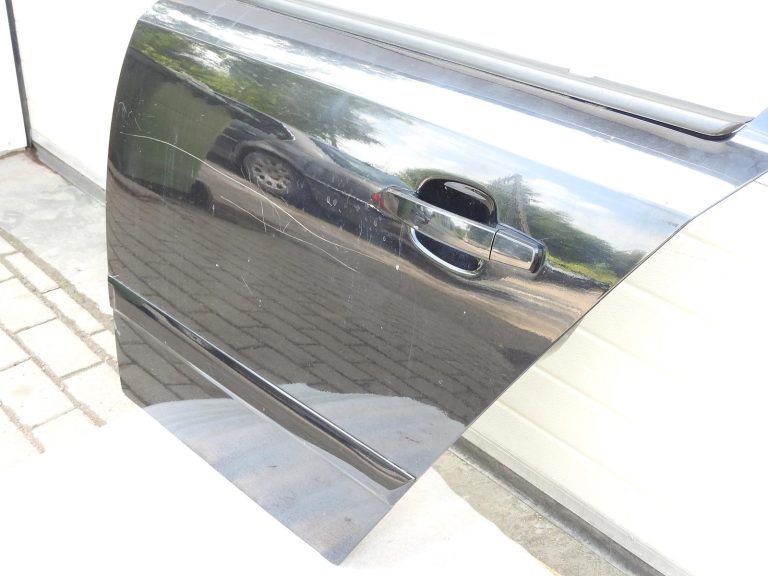 Opel Astra H hečbeks aizmugurējās kreisās durvis Z20R melna 13162876