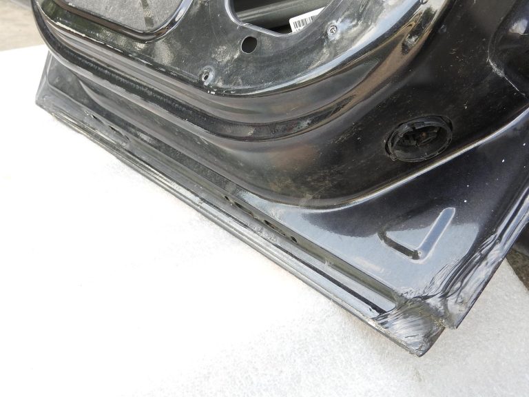 Opel Astra H hečbeks aizmugurējās kreisās durvis Z20R melna 13162876
