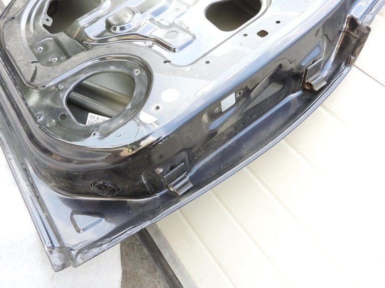 Opel Astra H hečbeks aizmugurējās kreisās durvis Z20R melna 13162876