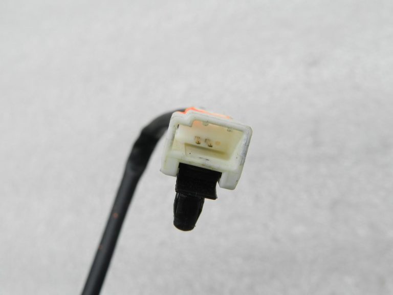 „Nissan Note“ oriģinālā drošības jostas sprādzes fiksators priekšā pa kreisi